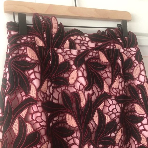 ELLIATT Shakespeare Pink Asymmetrical Hem Mini Skirt Size Medium Revolve NEW - Picture 5 of 9